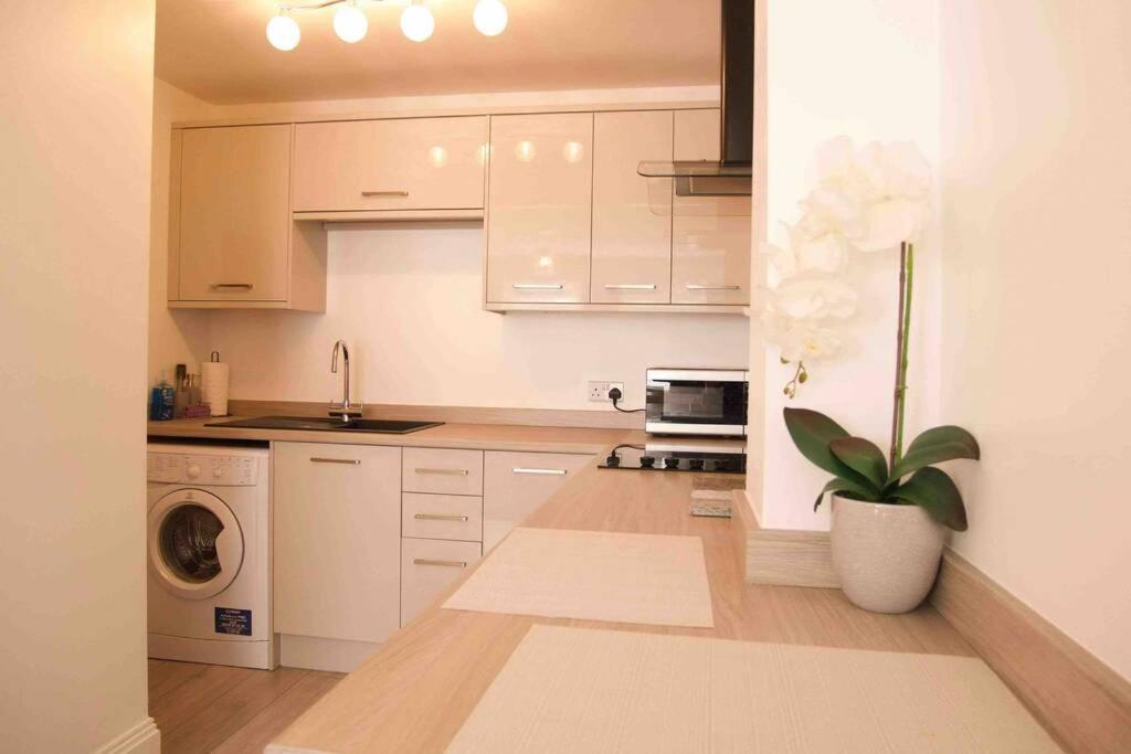 York City Centre, Recently Renovated 2 Bedroom Flat Εξωτερικό φωτογραφία